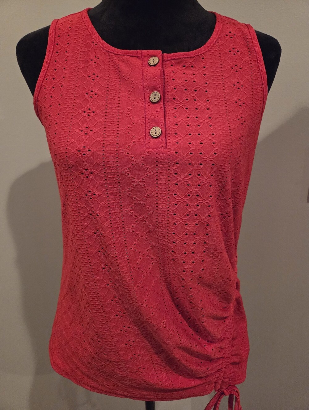 SHEIN Red Lace-Pattern Sleeveless Button Henley Tank